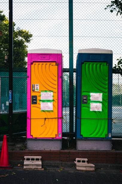Best Portable bathroom rental  in Warren, OH