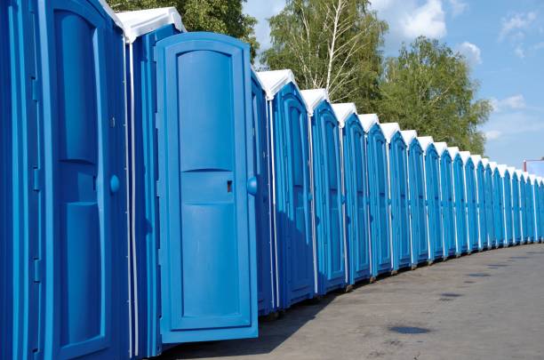 Best Porta potty rental near me  in Warren, OH